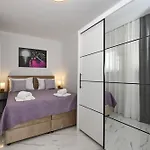 Luxury Gloria Old Town With Sea View * זאדאר