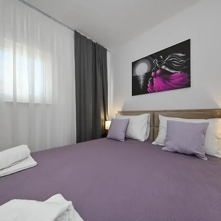 Апартаменти Luxury Gloria Old Town With Sea View