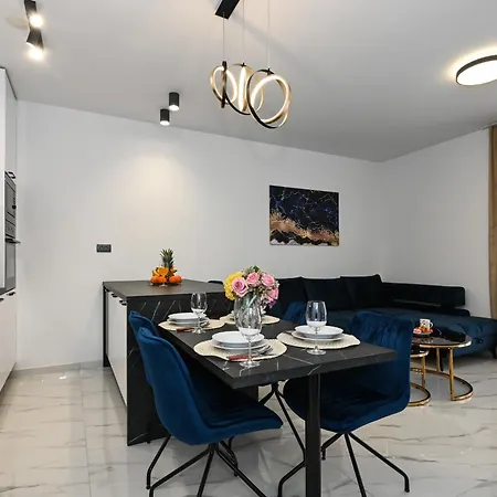 Luxury Gloria Old Town With Sea View Задар