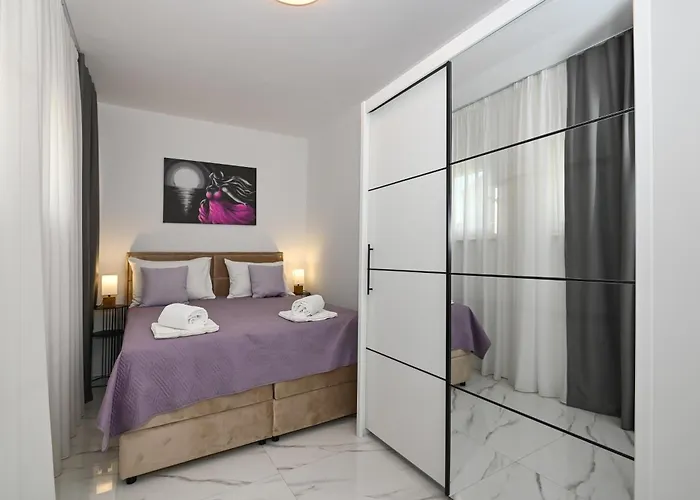 Luxury Gloria Old Town With Sea View * Ζαντάρ